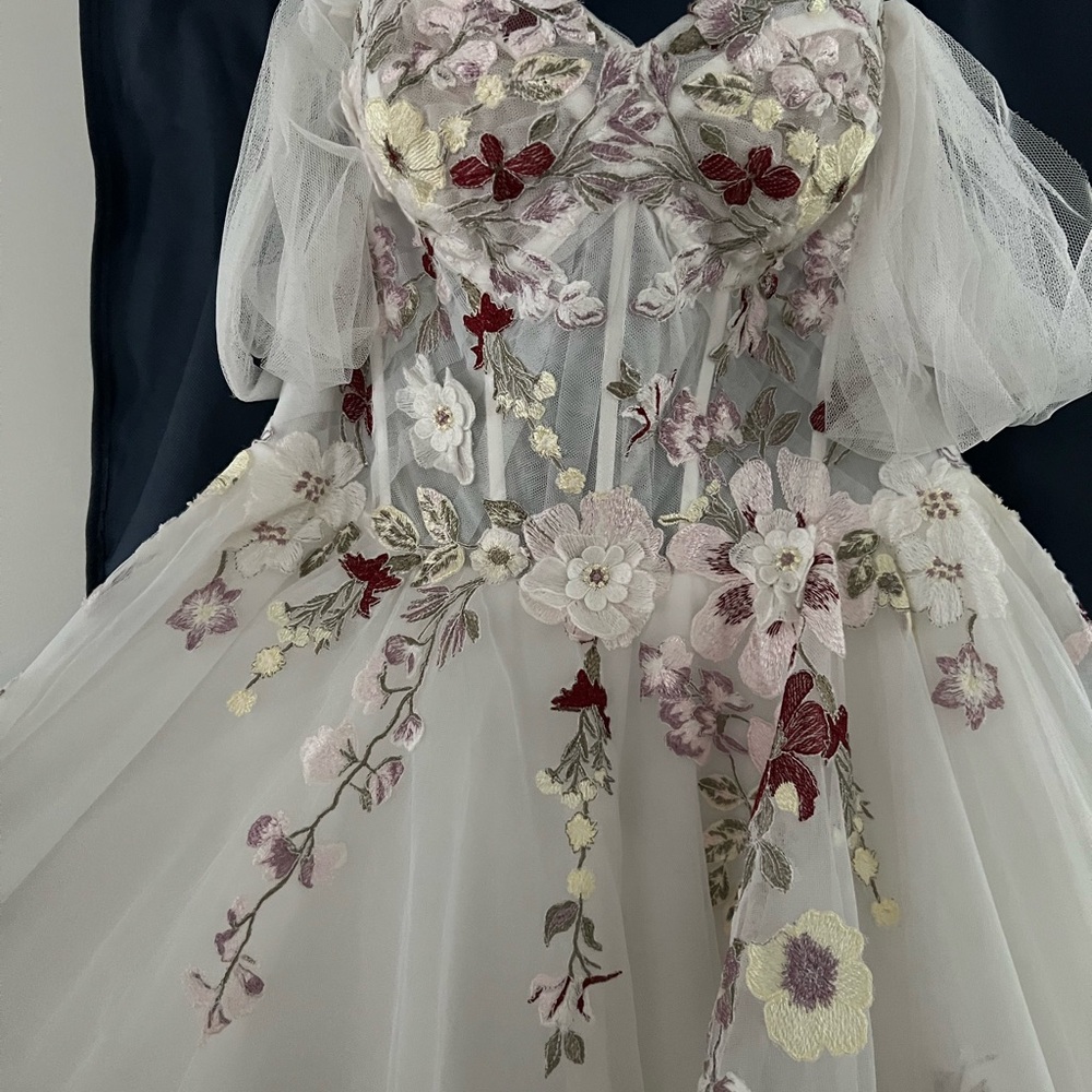 PRIVATE LABEL WEDDING DRESS - Picture 8 of 9